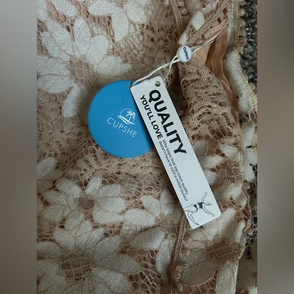 CUPSHE NWT Peach/Cream Floral Lace Faux Wrap size Large - Picture 5 of 11